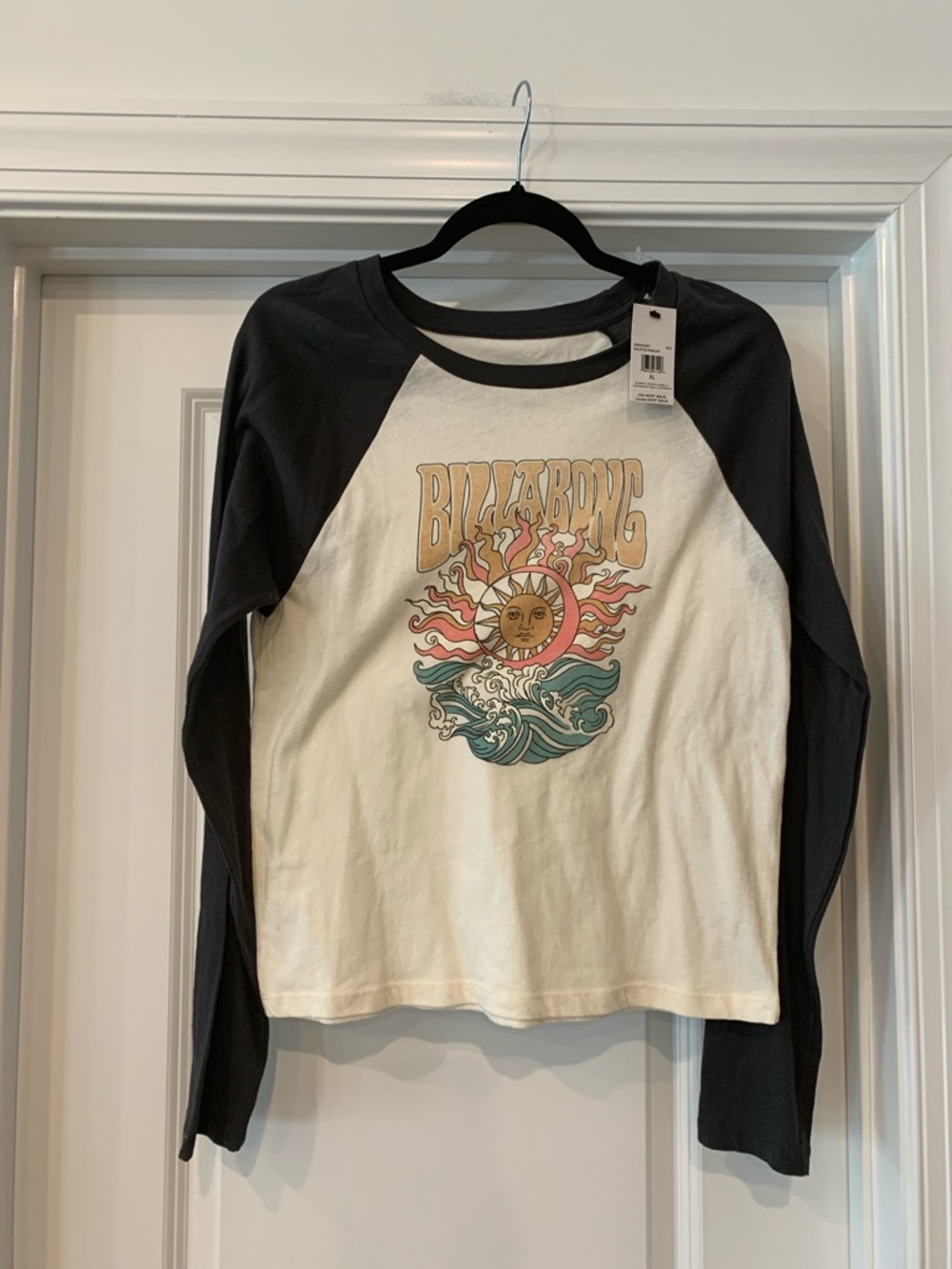 Billabong Black & Cream Long-Sleeve Raglan Tee with Solstice Surf XL NWT
